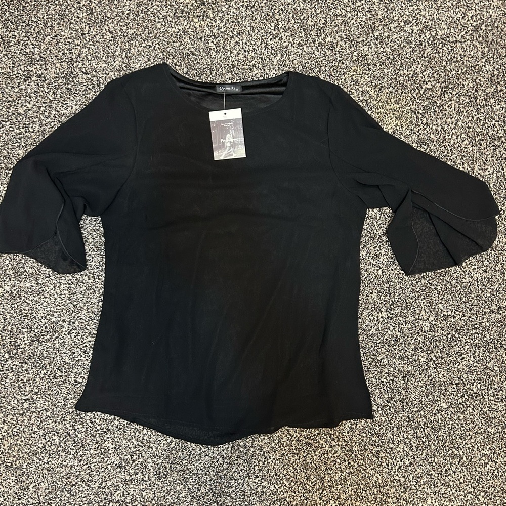 Chic Black Blouse with Sleek Design